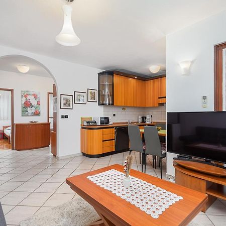 Sea View Apartment - Roberto Poreč Kültér fotó