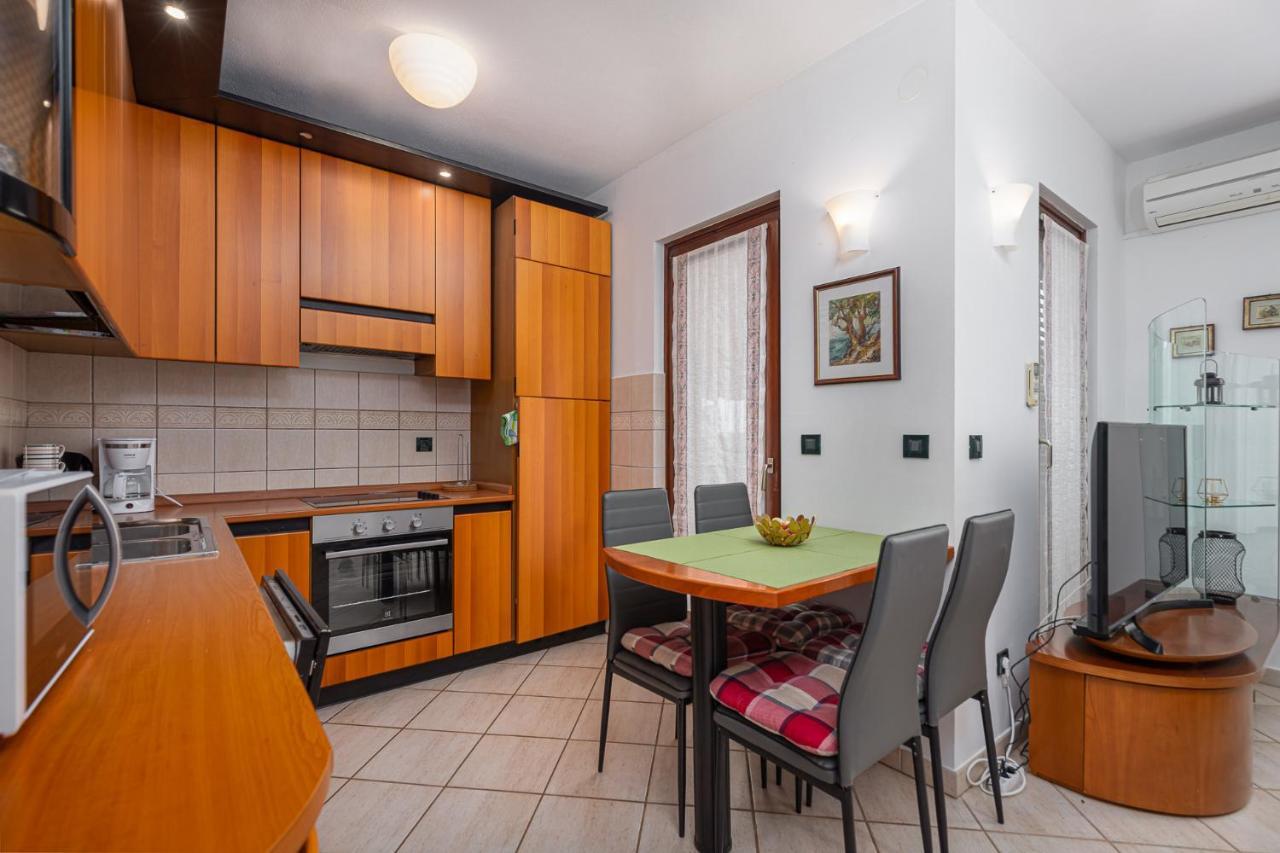 Sea View Apartment - Roberto Poreč Kültér fotó
